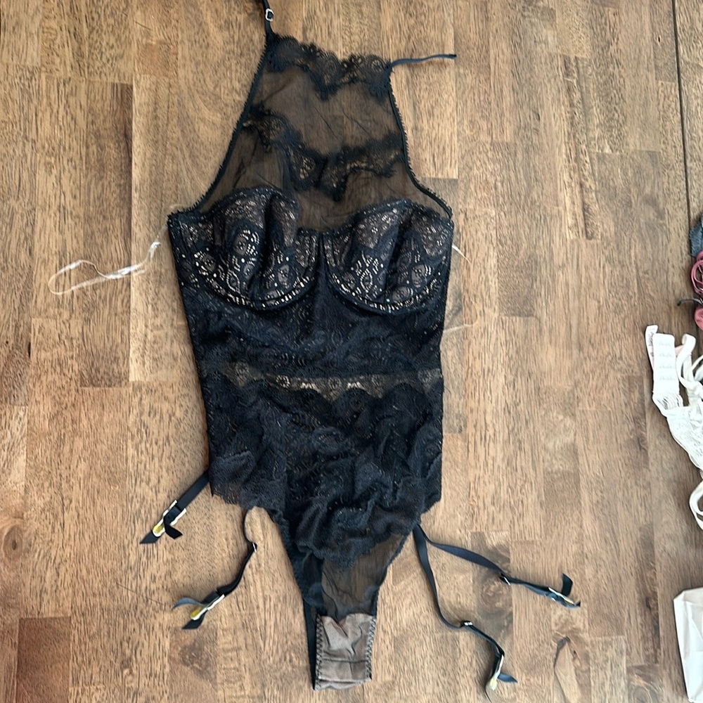 NWT Victoria’s Secret black lace bodysuit